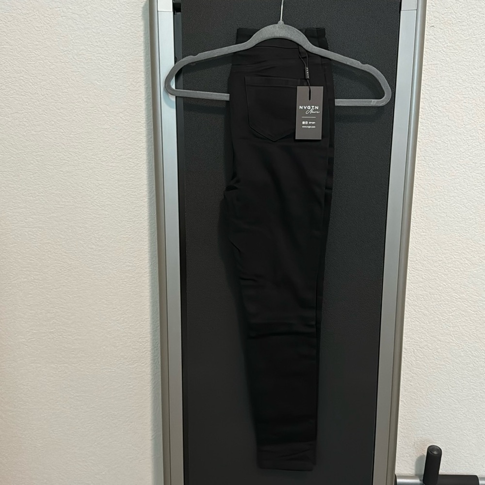 NVGTN Navishape black distressed jeans. L 8-10, 30-31